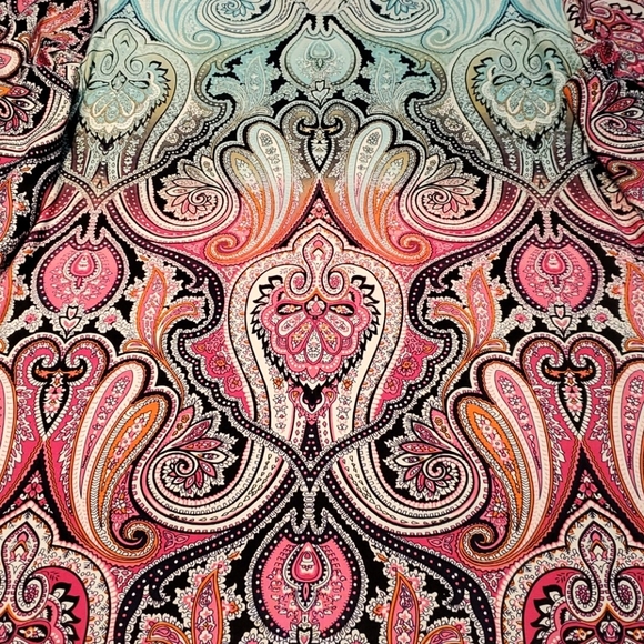 Cruise by Creation 3/4 Sleeve Blue Pink Paisley Tunic Size Small Bust 38 In NWT - Picture 2 of 5